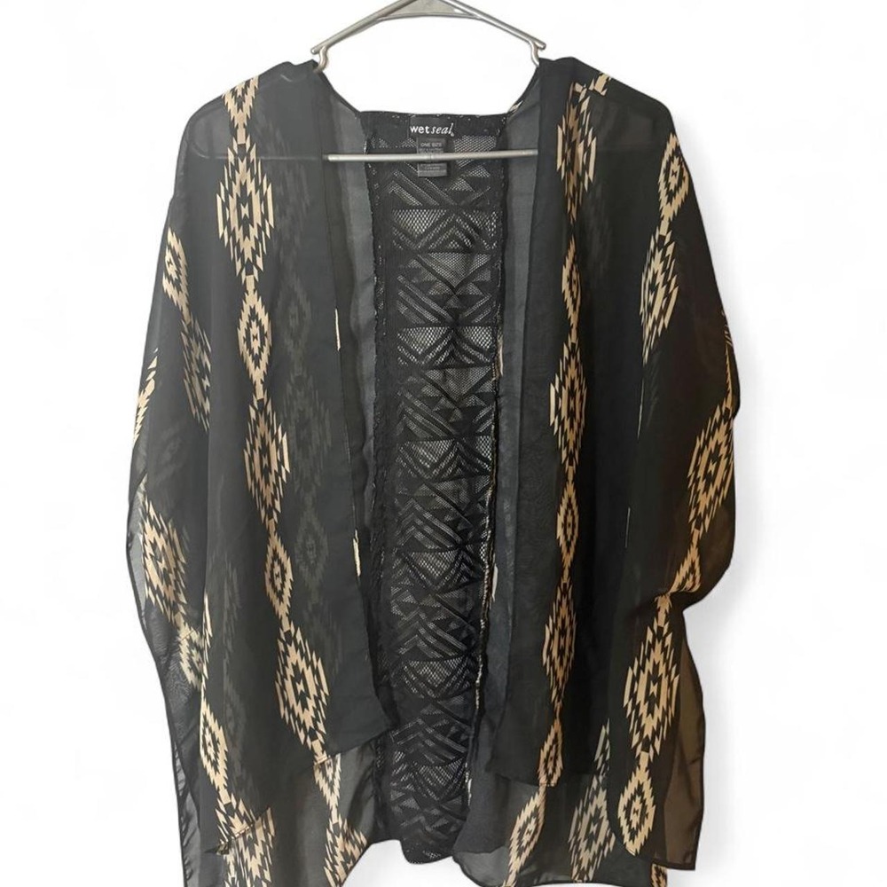 Y2K Wet Seal black & cream geometric pattern polyester kimono in a one size